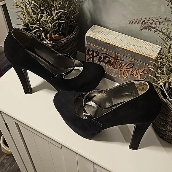 Guess Black Suede Mary Jane Platform Heels - Picture 6 of 6